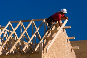 ouvrier toit chantier construction